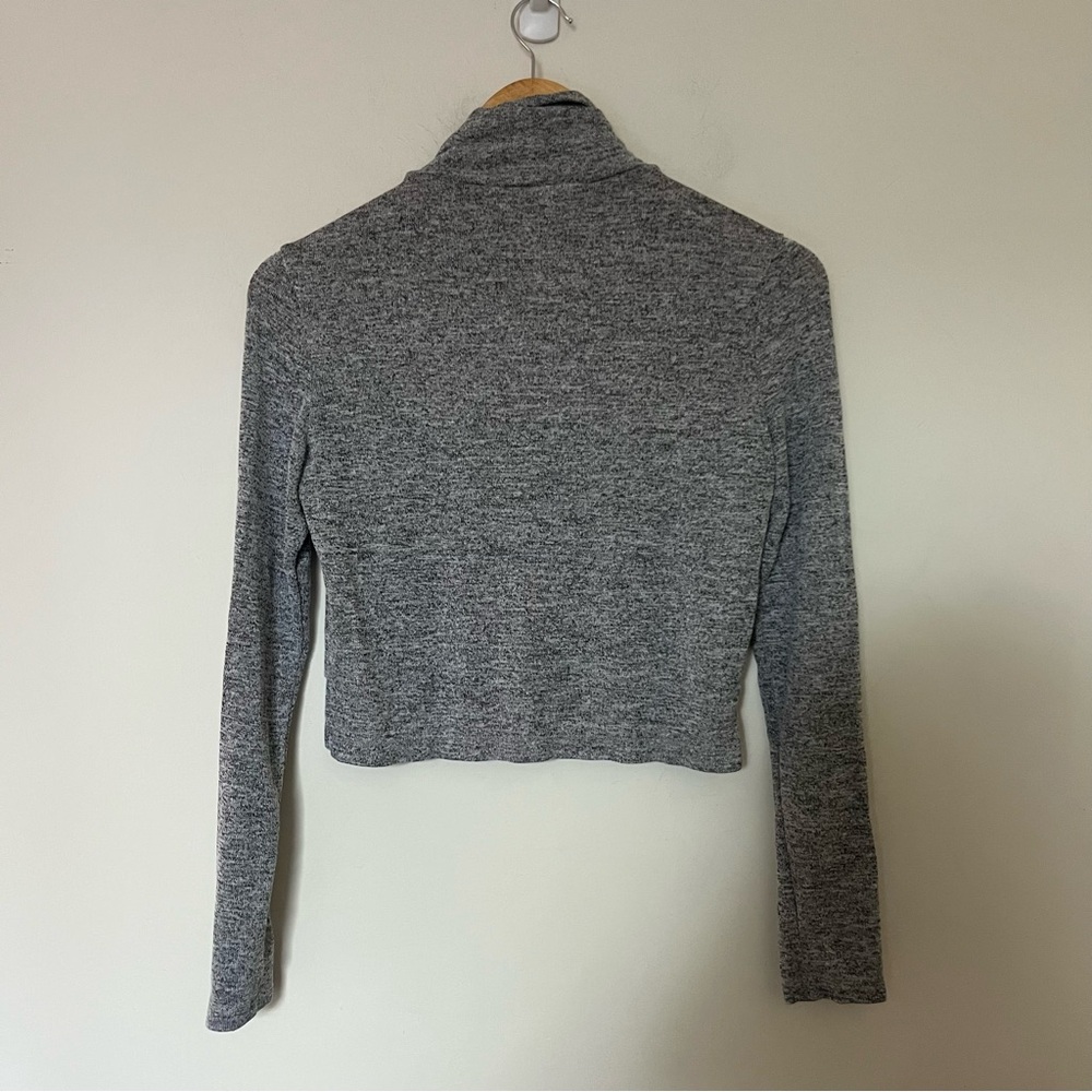Titika Active Couture Cropped Funnel Neck Long Sleeve Top Grey Size L Fits Small - Picture 8 of 9